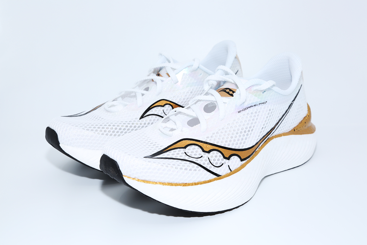 Saucony sales shoes white